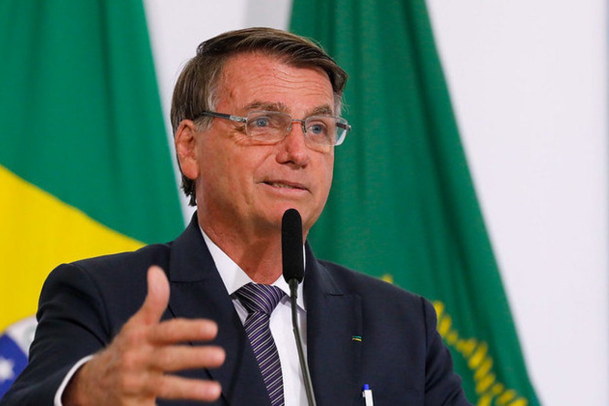 ['Chega de pagar caro para atravessar o rio', diz Bolsonaro em vistoria da construção da ponte sobre o Rio Araguaia]