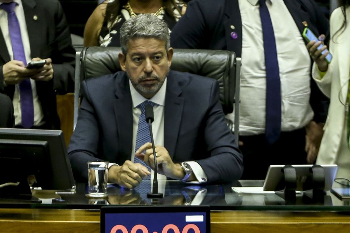 [Arthur Lira pede que presidente da Petrobras renuncie ao cargo]