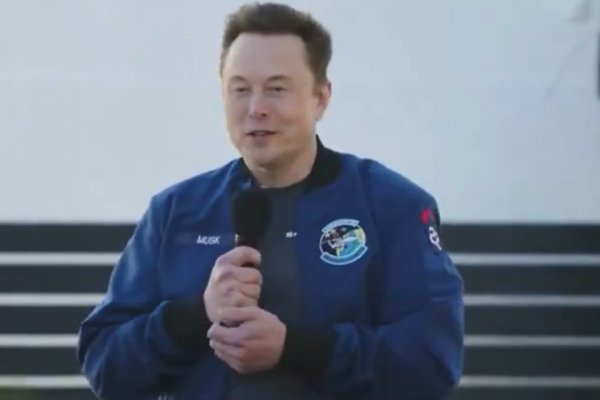 [Musk chega a Pequim e diz que 'todos os carros serão elétricos no futuro']