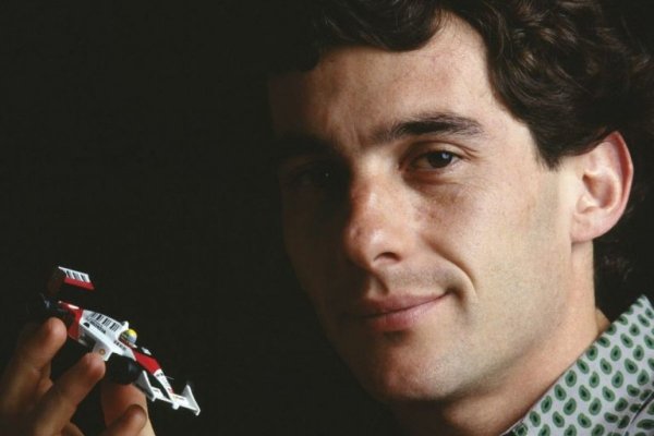 [Acidente de Ayrton Senna não seria fatal em carro atual da F1, afirmam pilotos]