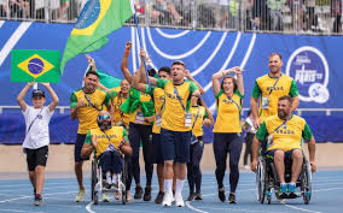 Poucos falaram