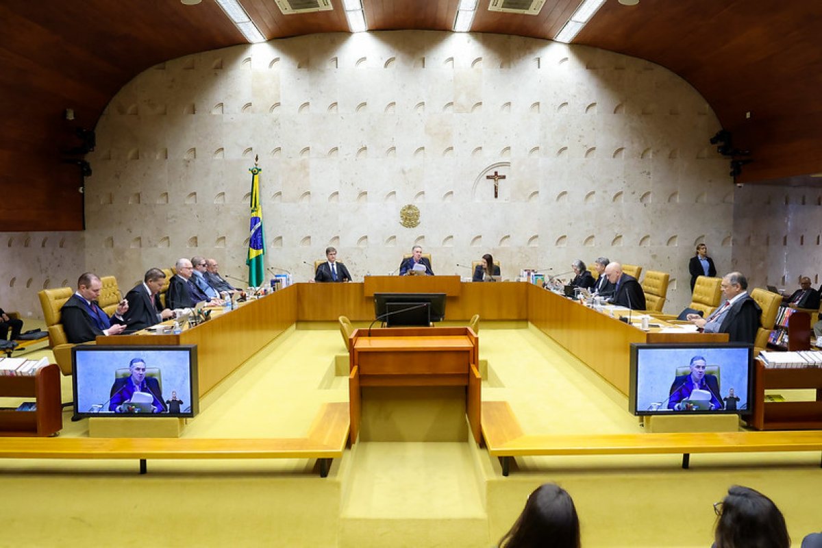 O poeta e a praça