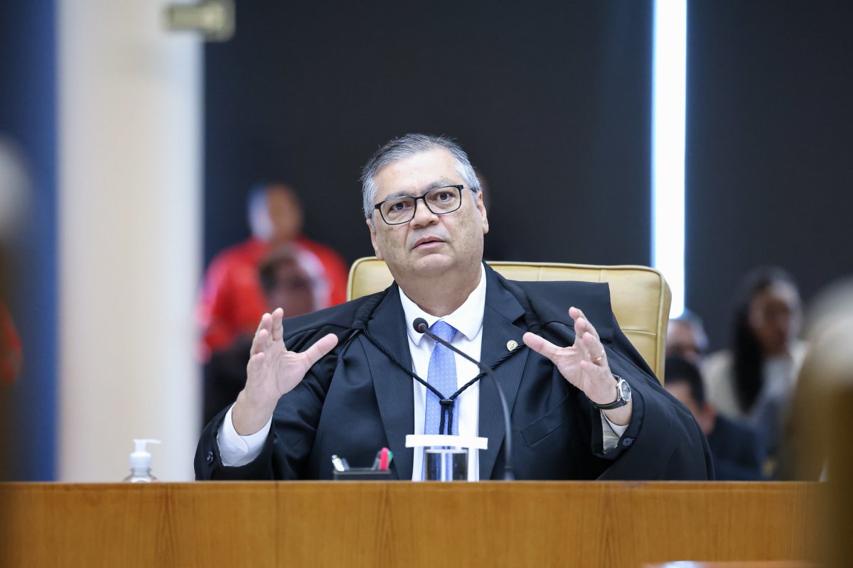 A HISTÓRIA NÃO TEM BEM QUERER