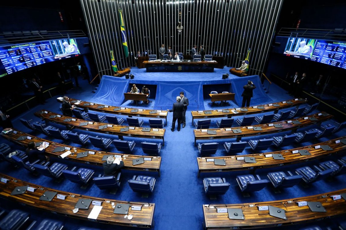 Projeto que prevê que presos paguem sua manutenção durante a pena é aprovado em Comissão do Senado