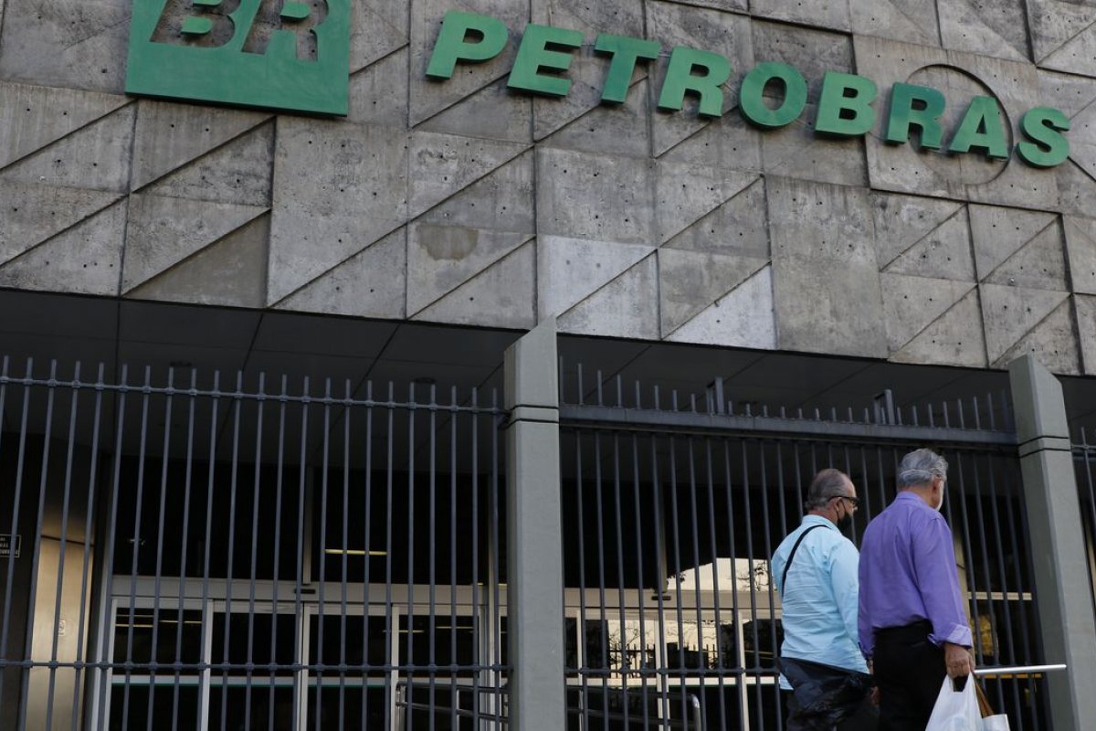 Petrobras faz sete reduções nos preços do diesel para distribuidoras 