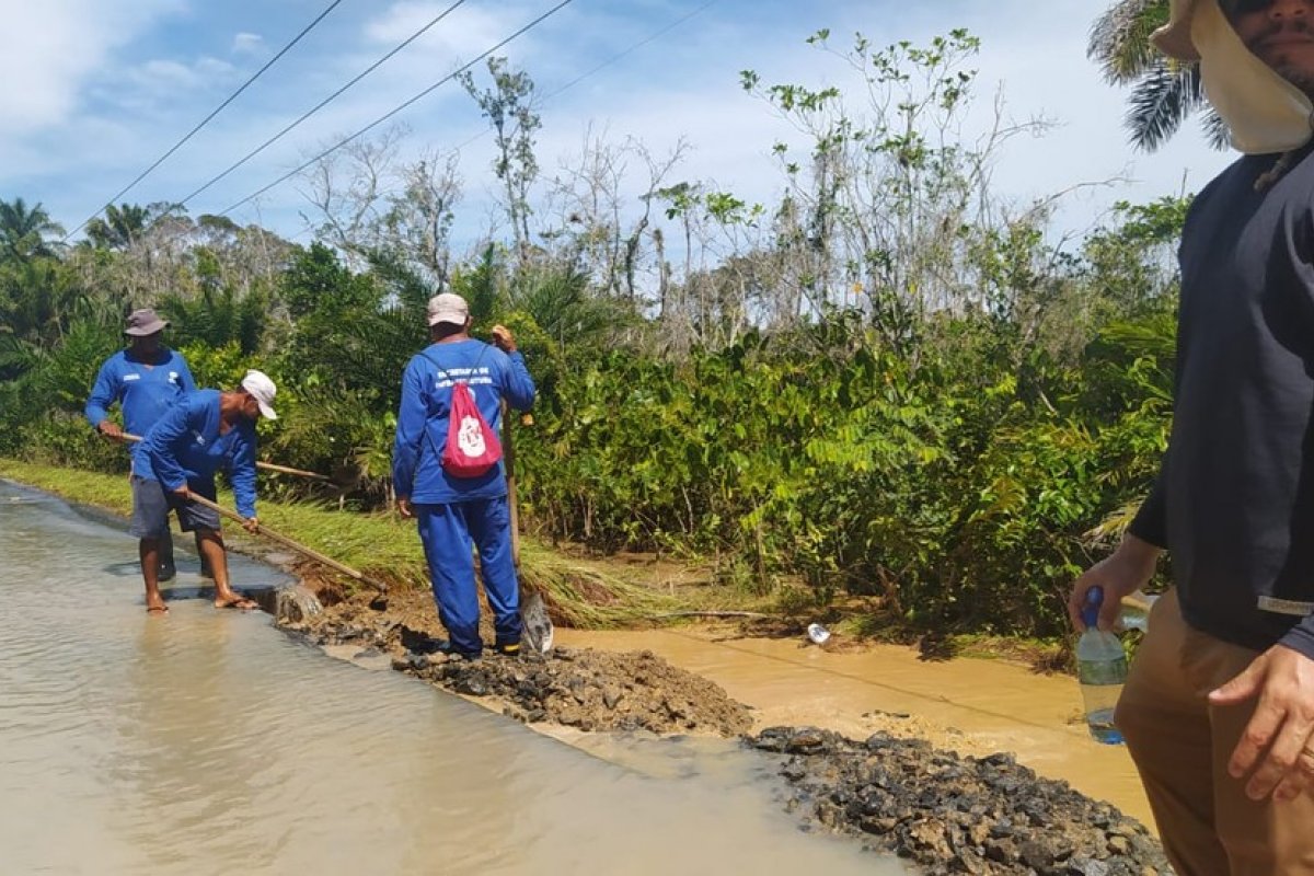 Trecho que dá acesso à praia do Guaibim é interditado por risco de rompimento