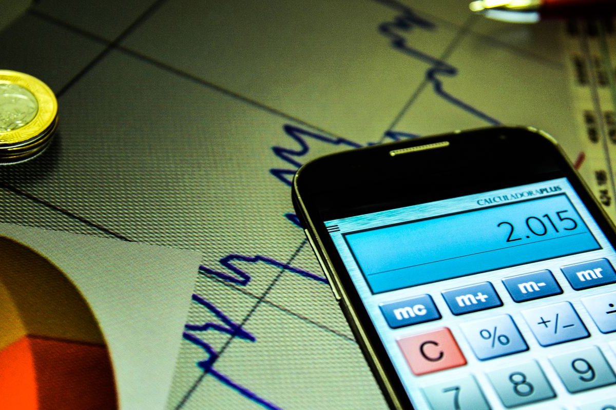 Superávit das contas públicas chega a R$ 15 bilhões em novembro