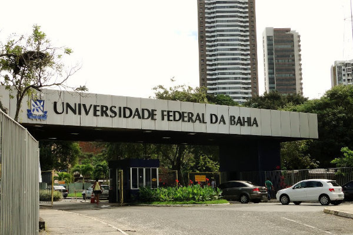 Contrária ao MEC, UFBA decide manter exigência de comprovante de vacinação