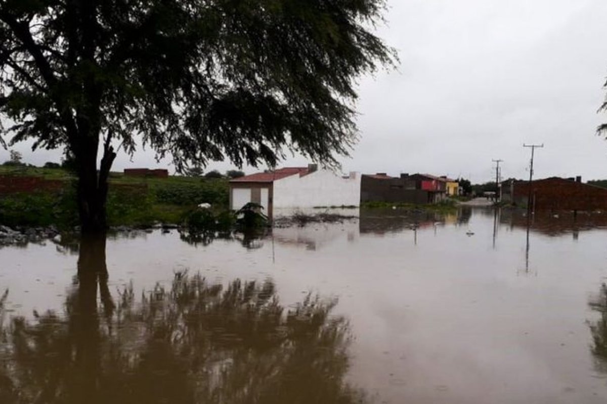 Sobe para 661.208 mil o número de pessoas afetadas pelas chuvas no sul da Bahia
