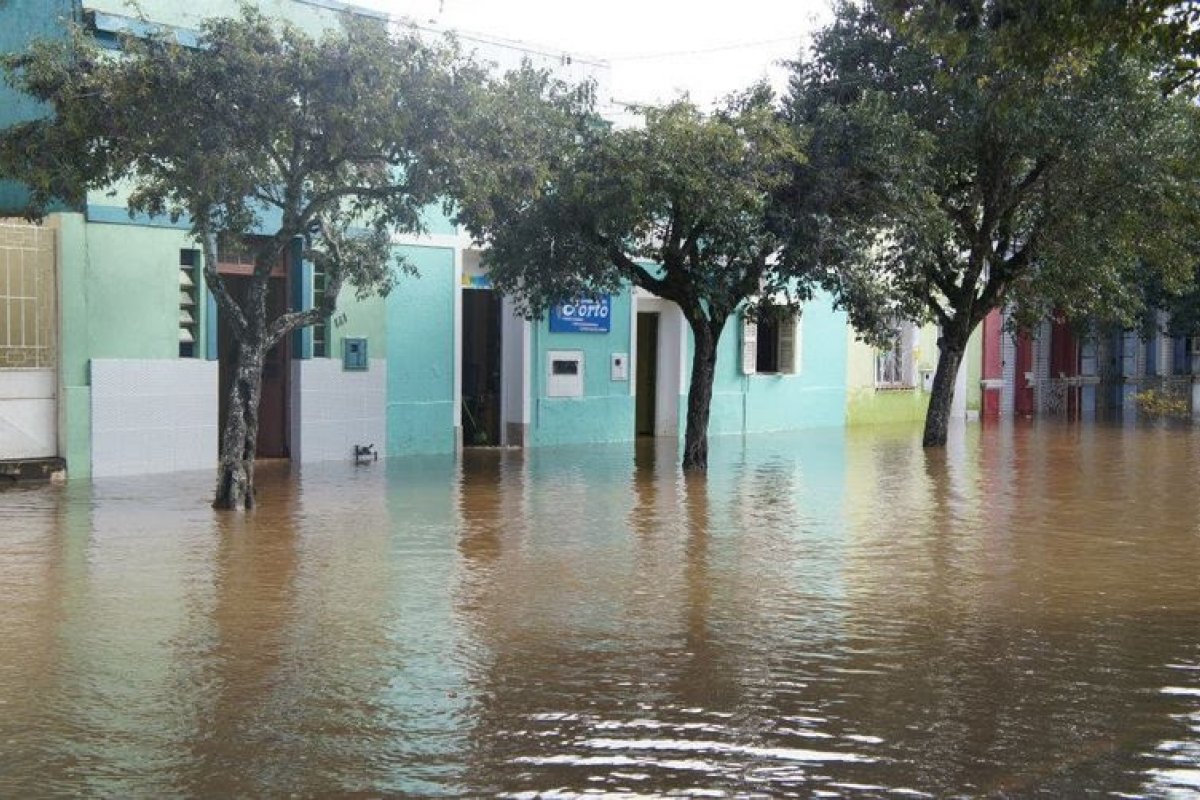 Abastecimento de água é retomado em 46 municípios atingidos pelas chuvas na Bahia
