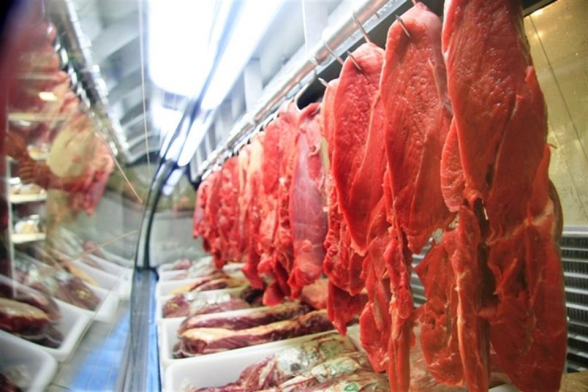 Biden lança medidas para limitar gigantes do setor de carnes e conter alta de preços nos EUA
