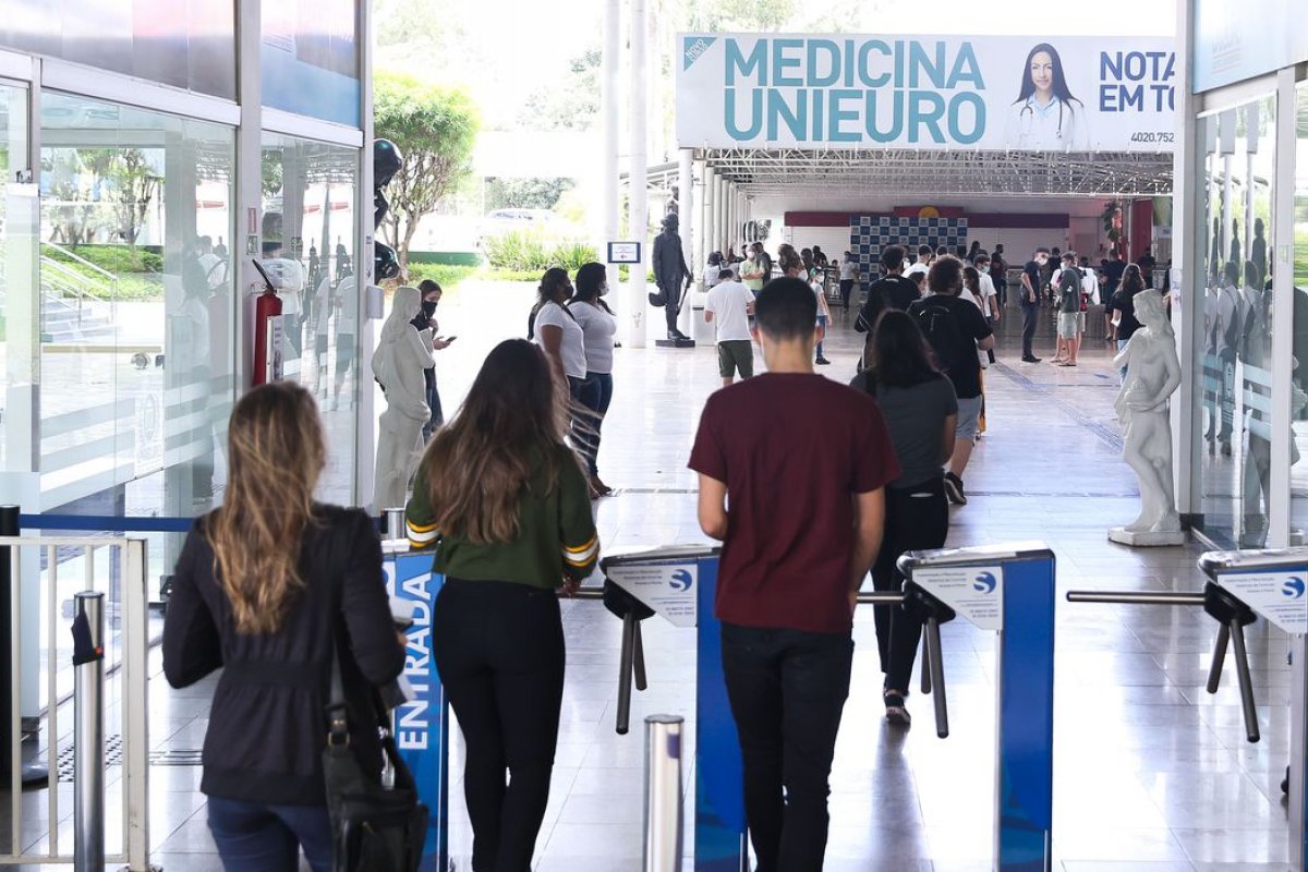MEC faz nova convocação para aplicadores da prova do Enem deste mês