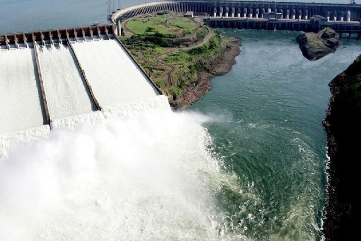 Hidrelétrica de Itaipu registra a menor produção de energia dos últimos 26 anos