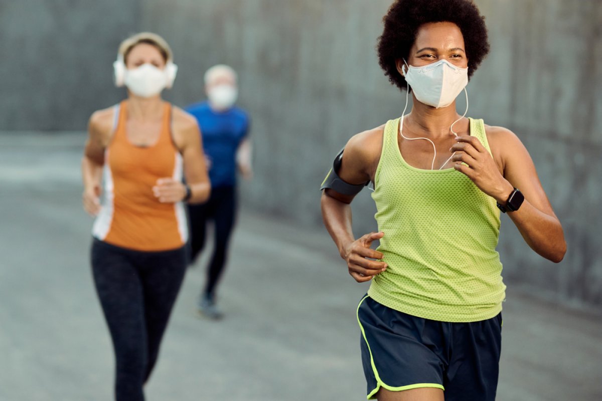 Uso de máscara não afeta respiração ou resposta cardíaca durante exercícios