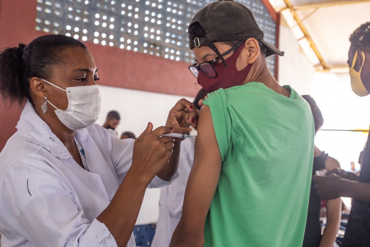 Covid-19: mais 16,9 mil pessoas são vacinadas com segunda dose na Bahia