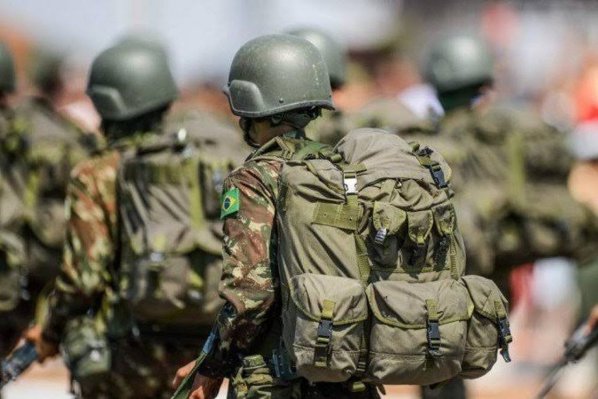 Exército muda planejamento para 2022 por temor de violência eleitoral