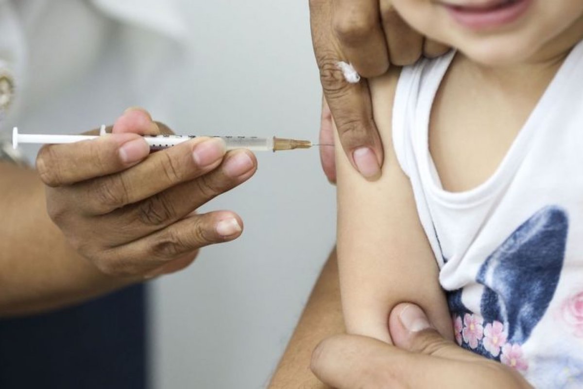 Pfizer prevê vacinação contra a Covid-19 de crianças com 4 anos em contrato