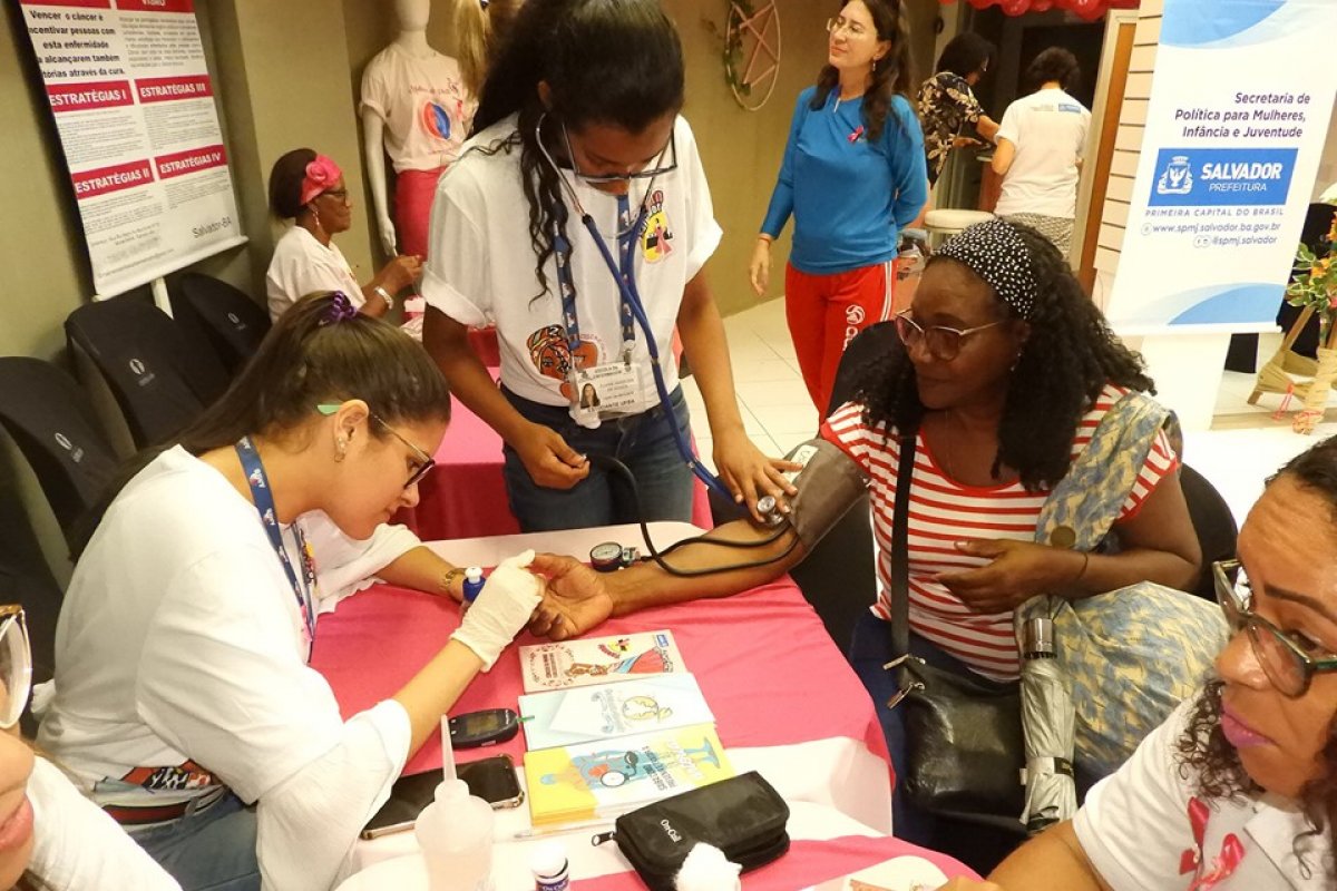 Salvador tem serviços gratuitos de saúde e ações do Outubro Rosa 