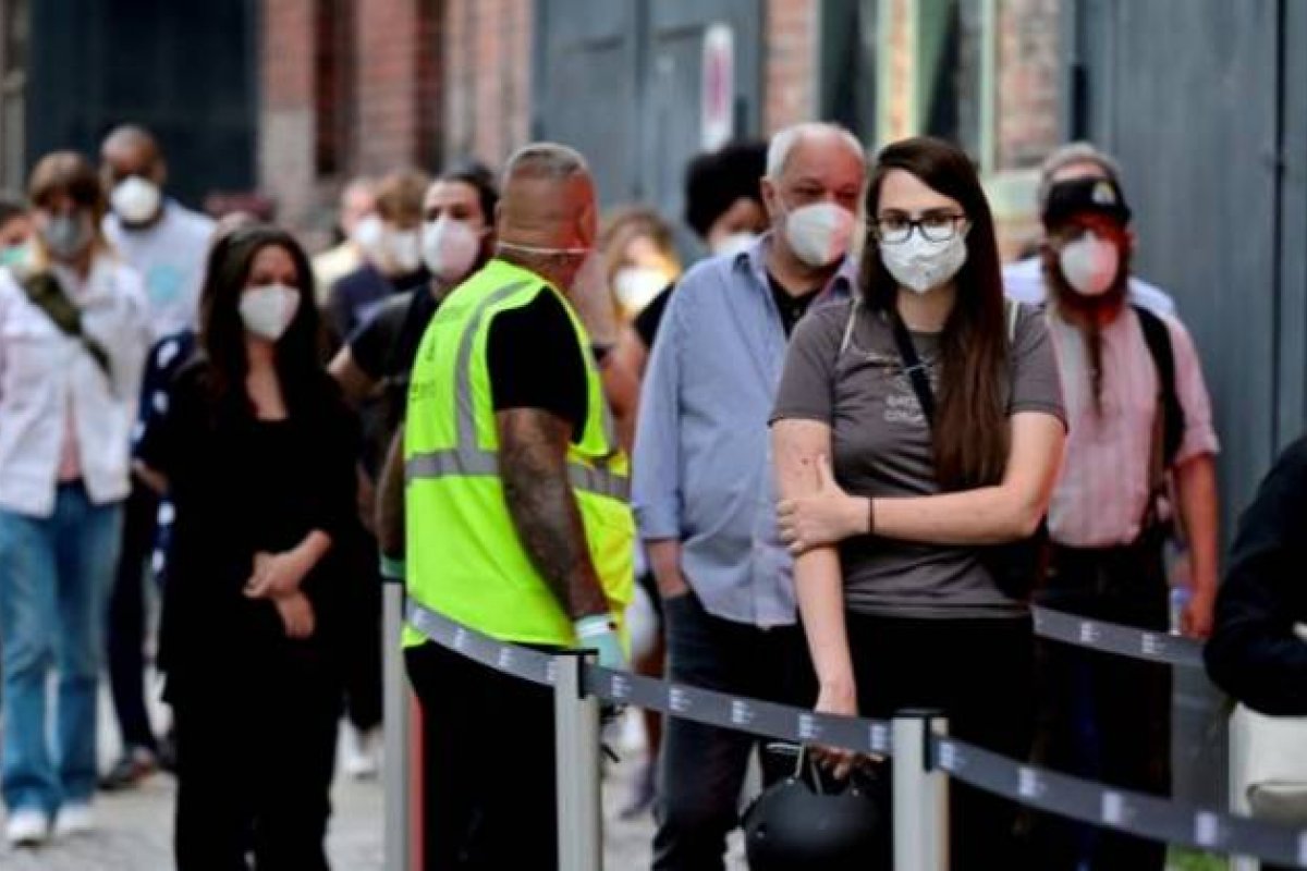 38% acreditam que pandemia vai acabar em 2022, aponta PoderData 