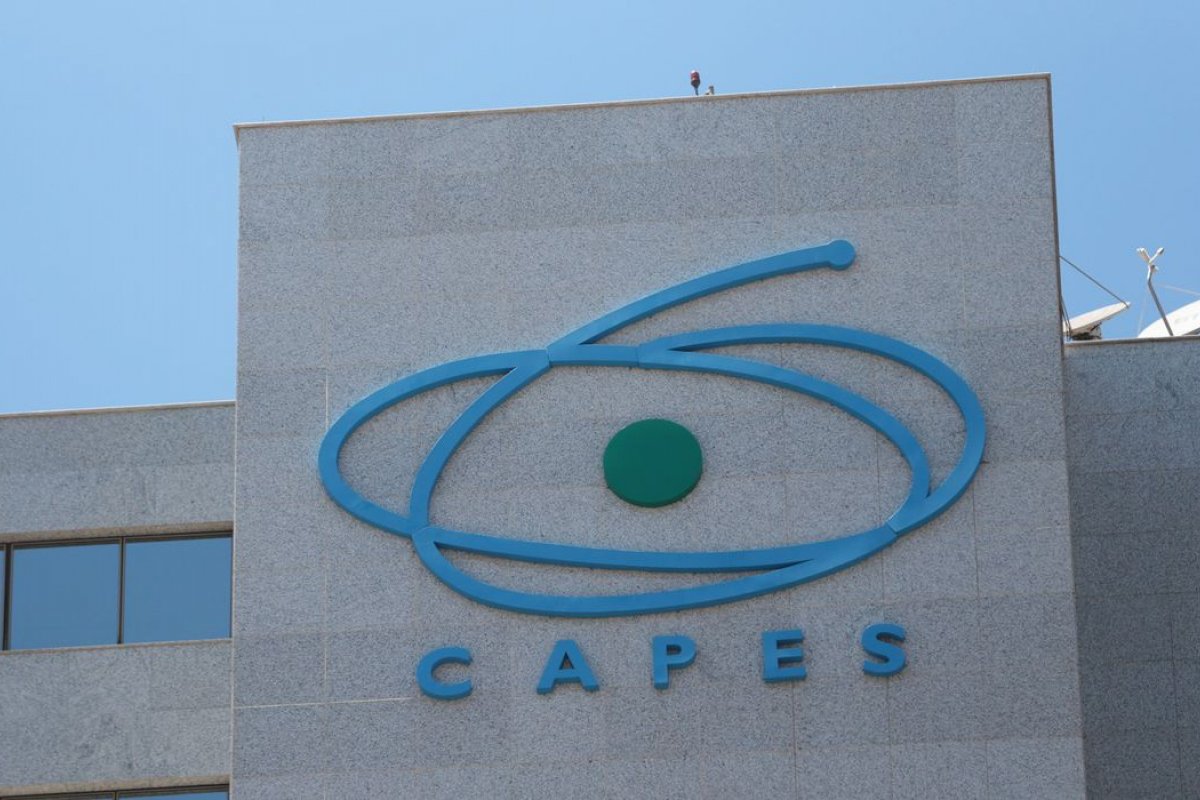 Capes prorroga prazos para execução de projetos internacionais