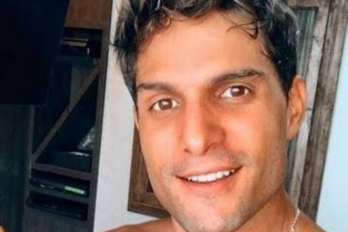 Após passar final de ano na Bahia, André Martinelli testa positivo para Covid-19