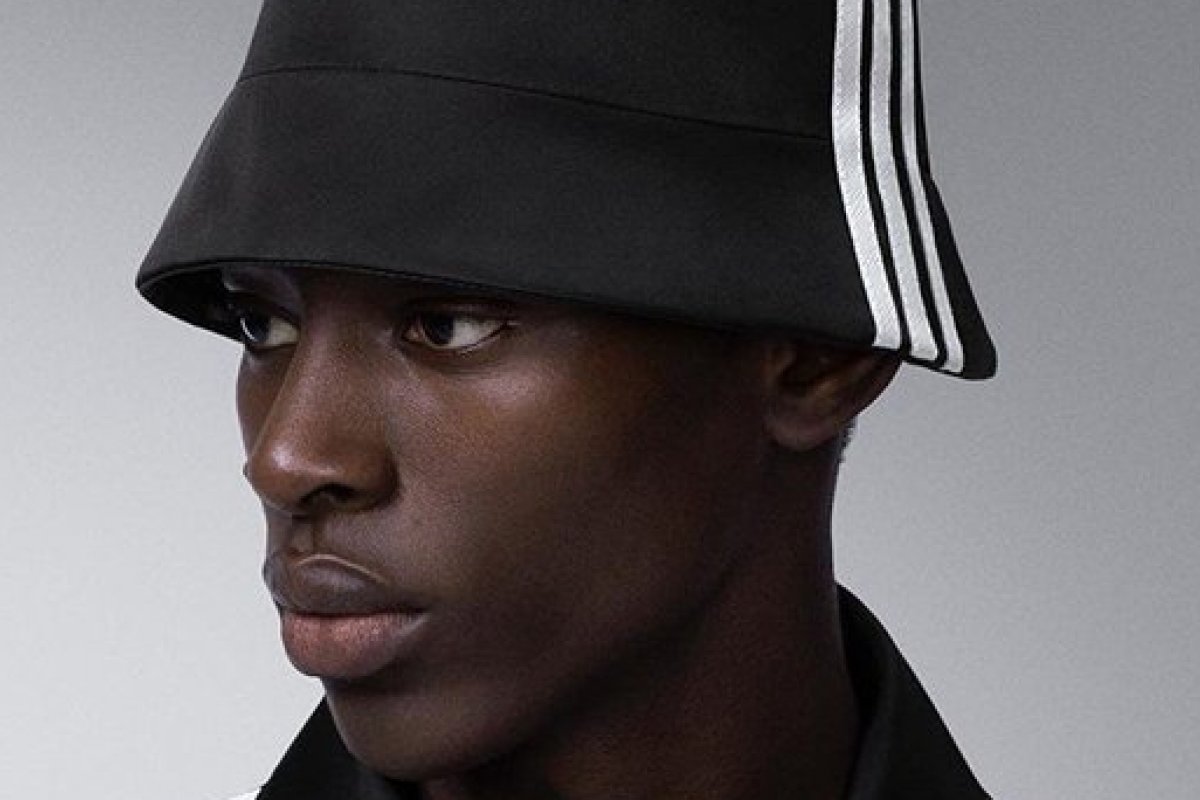 Confeccionada com material sustentável,  Prada revela nova collab com a Adidas