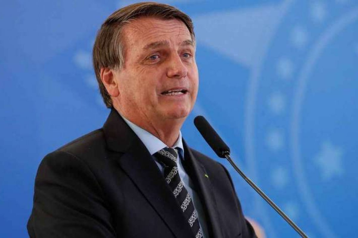 Bolsonaro faz novas críticas sobre a ajuda oferecida pela Argentina à Bahia