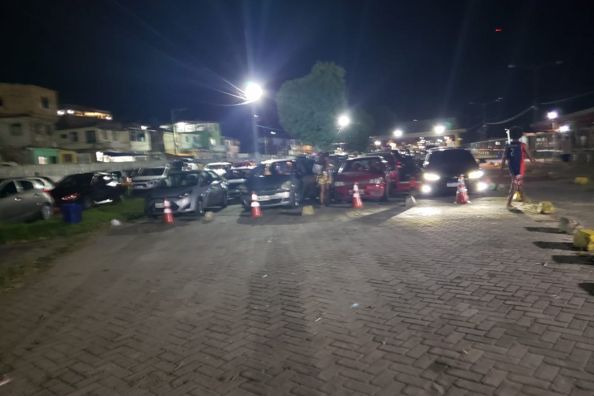 Vídeo: Passageira denuncia falta de fiscalização em fila de prioridade do ferry-boat