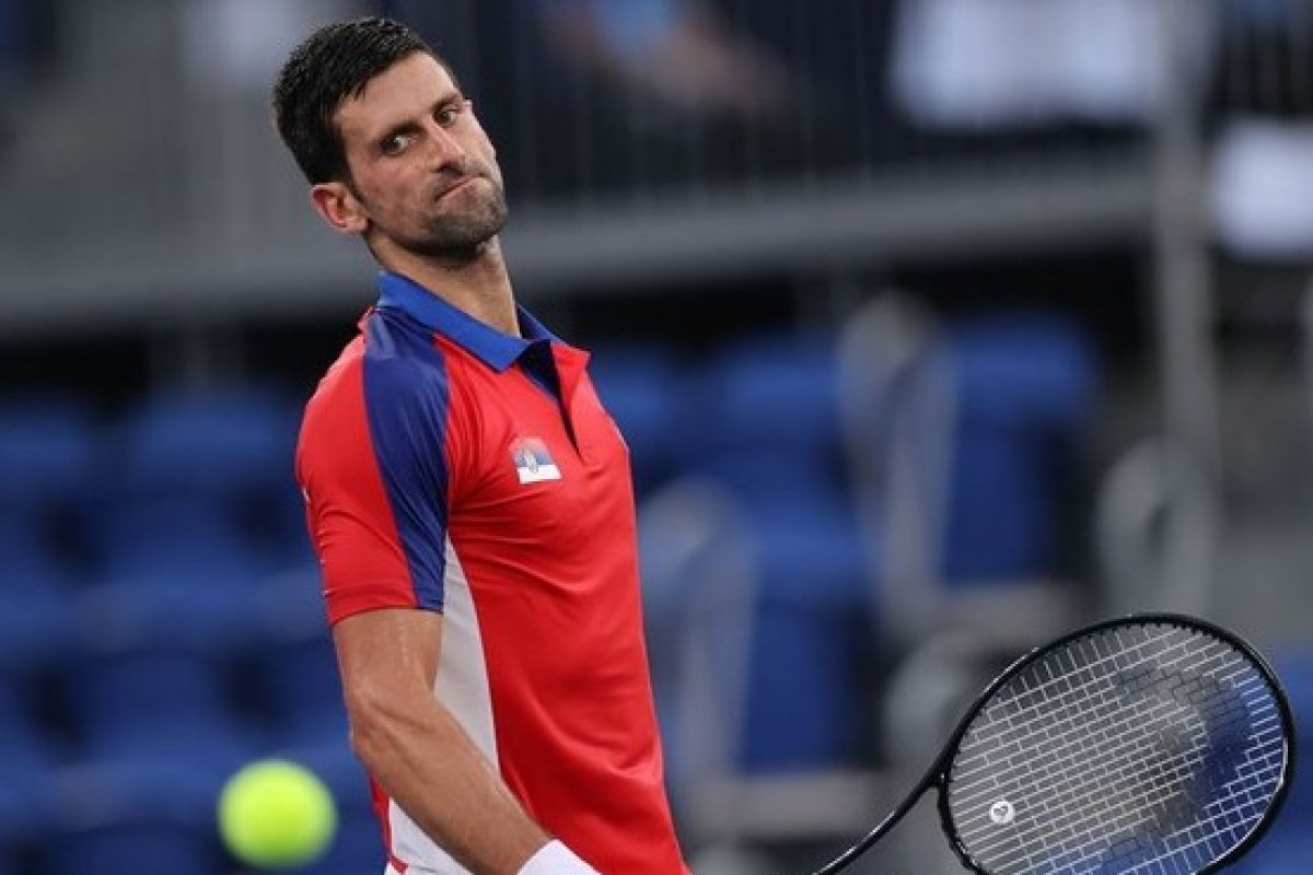 Autoridades investigam se Djokovic mentiu em documento para entrar na Austrália 
