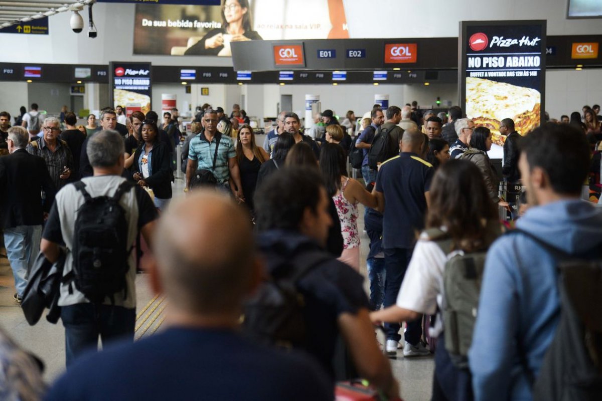 Presidente afirma que o Governo vai dobrar limite de compras em free shops