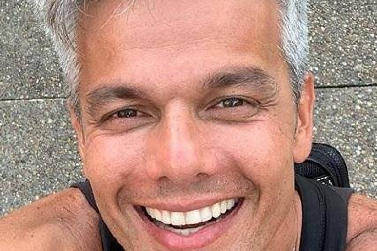 Otaviano Costa volta à TV com programa no SBT 