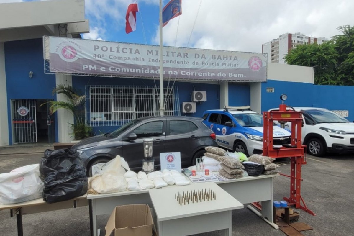 Ação da PM apreende mais de 20 kg em imóvel no bairro de Santa Cruz, em Salvador 