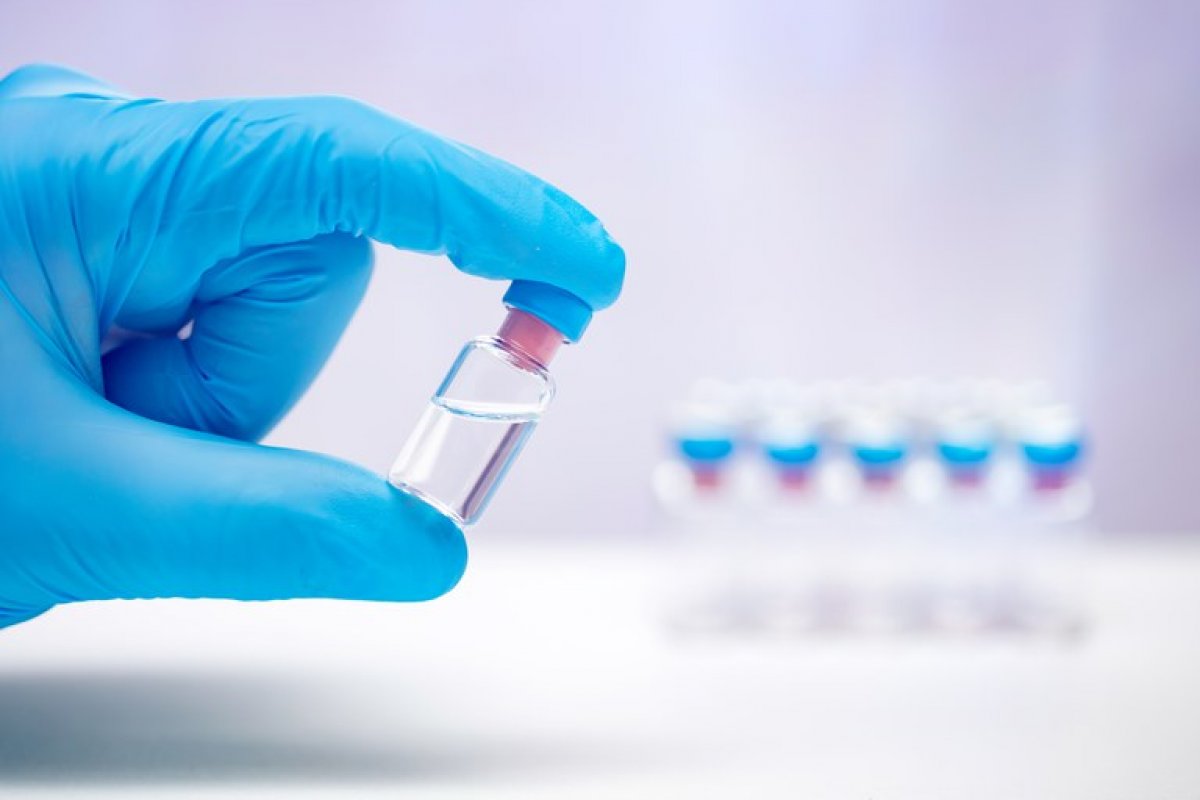 Agência europeia aponta novo efeito colateral para AstraZeneca e Janssen