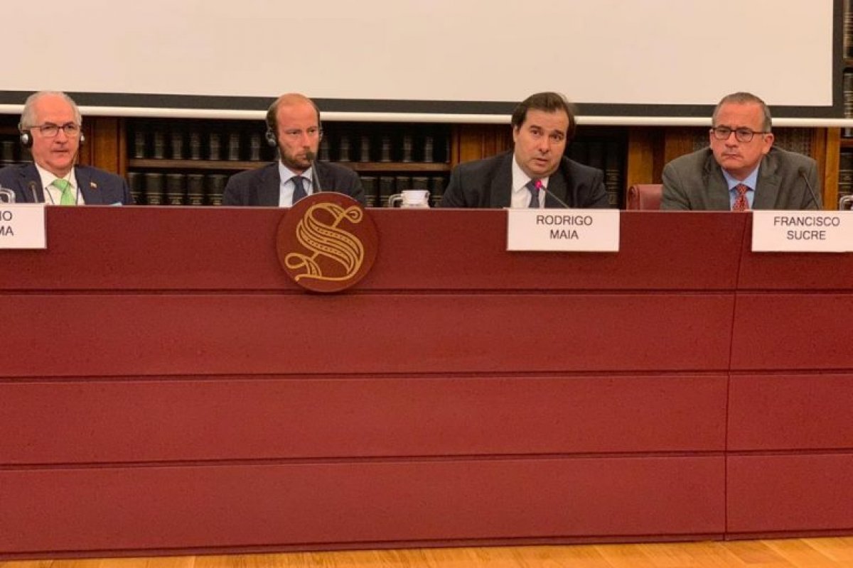 Maia defende esforços para valorizar as instituições democráticas em evento na Itália 