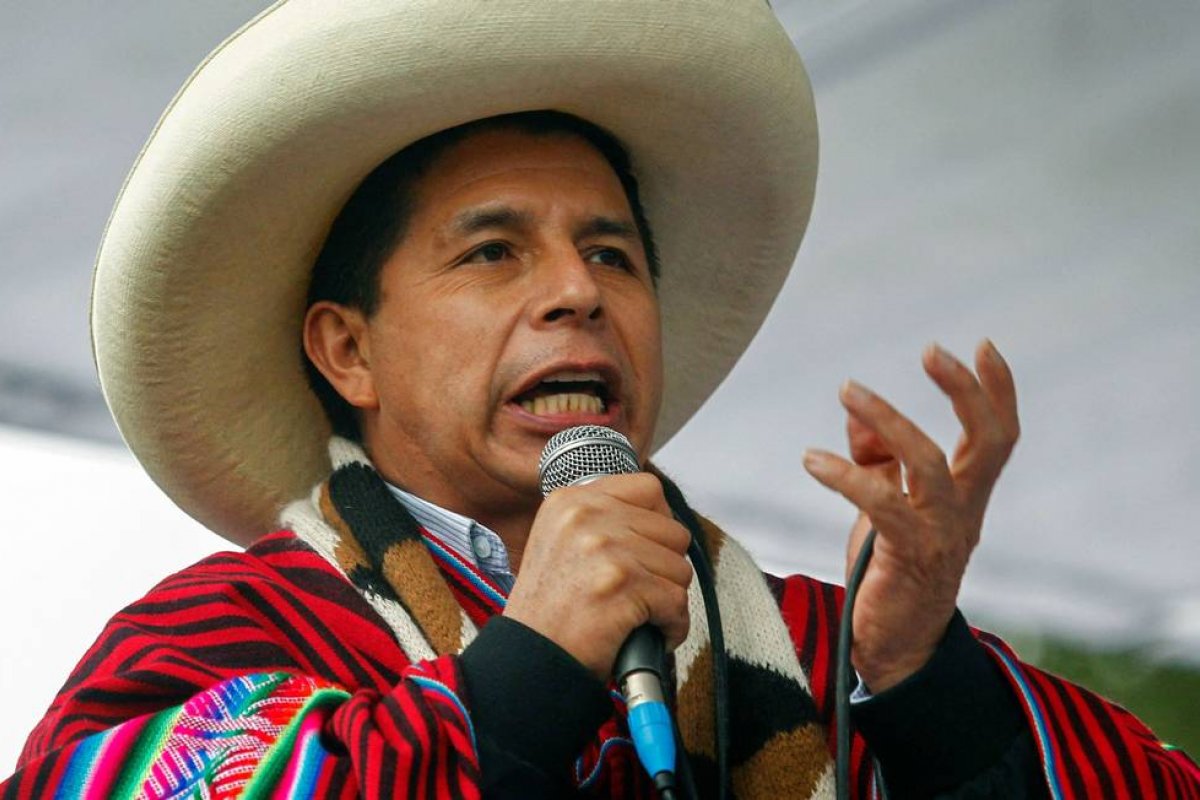 Denúncias de fraude eleitoral contra Castillo são arquivadas pelo Ministério Público do Peru 