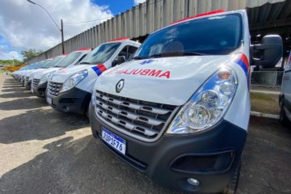 Cidades do interior da Bahia recebem 15 ambulâncias