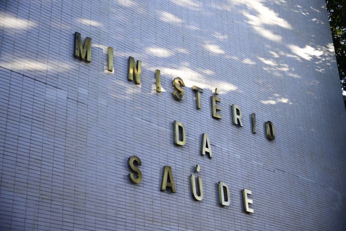 Saúde ressalta que criança não teve reação a vacina contra Covid-19