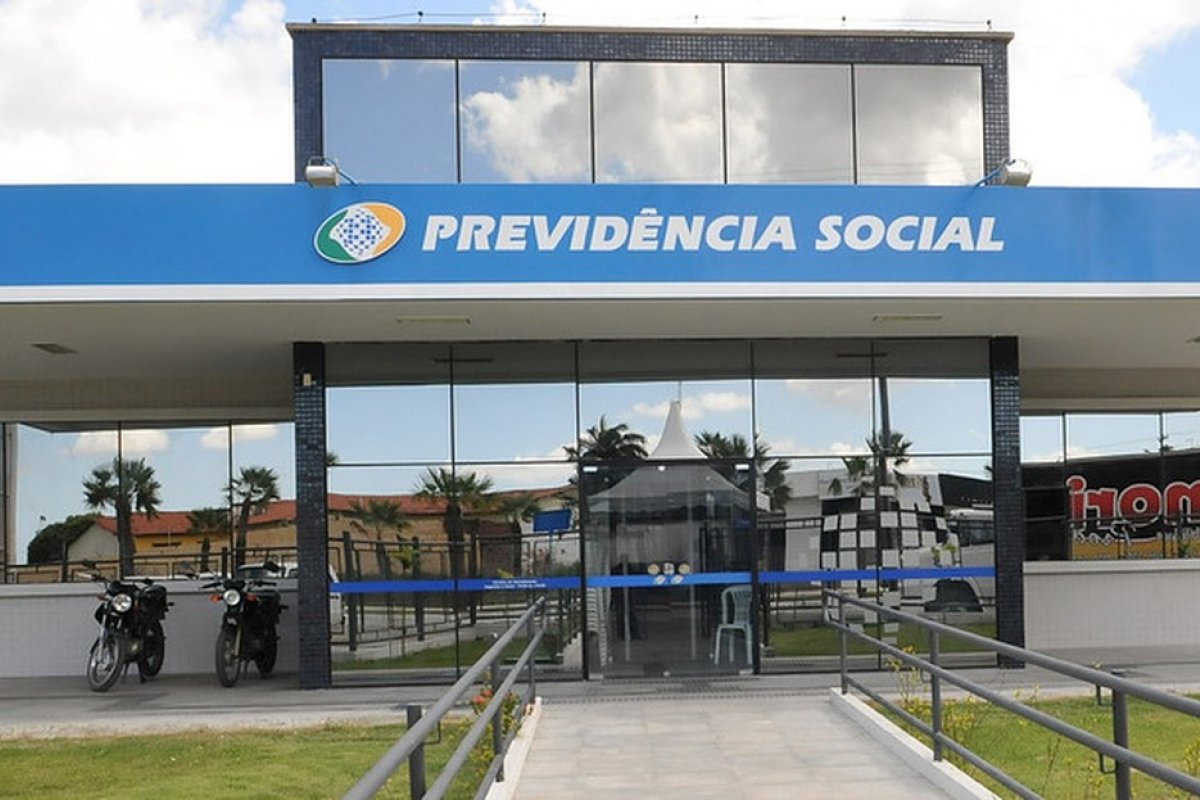 INSS começa a pagar pensões e aposentadorias com reajuste nesta terça (25)