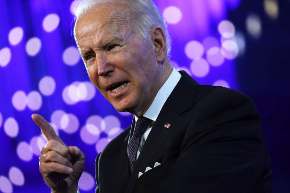 Joe Biden é flagrado xingando repórter durante entrevista na Casa Branca