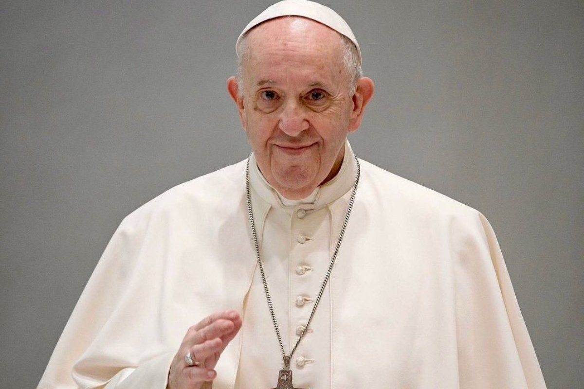 Papa pede que pais não condenem os filhos por orientação sexual