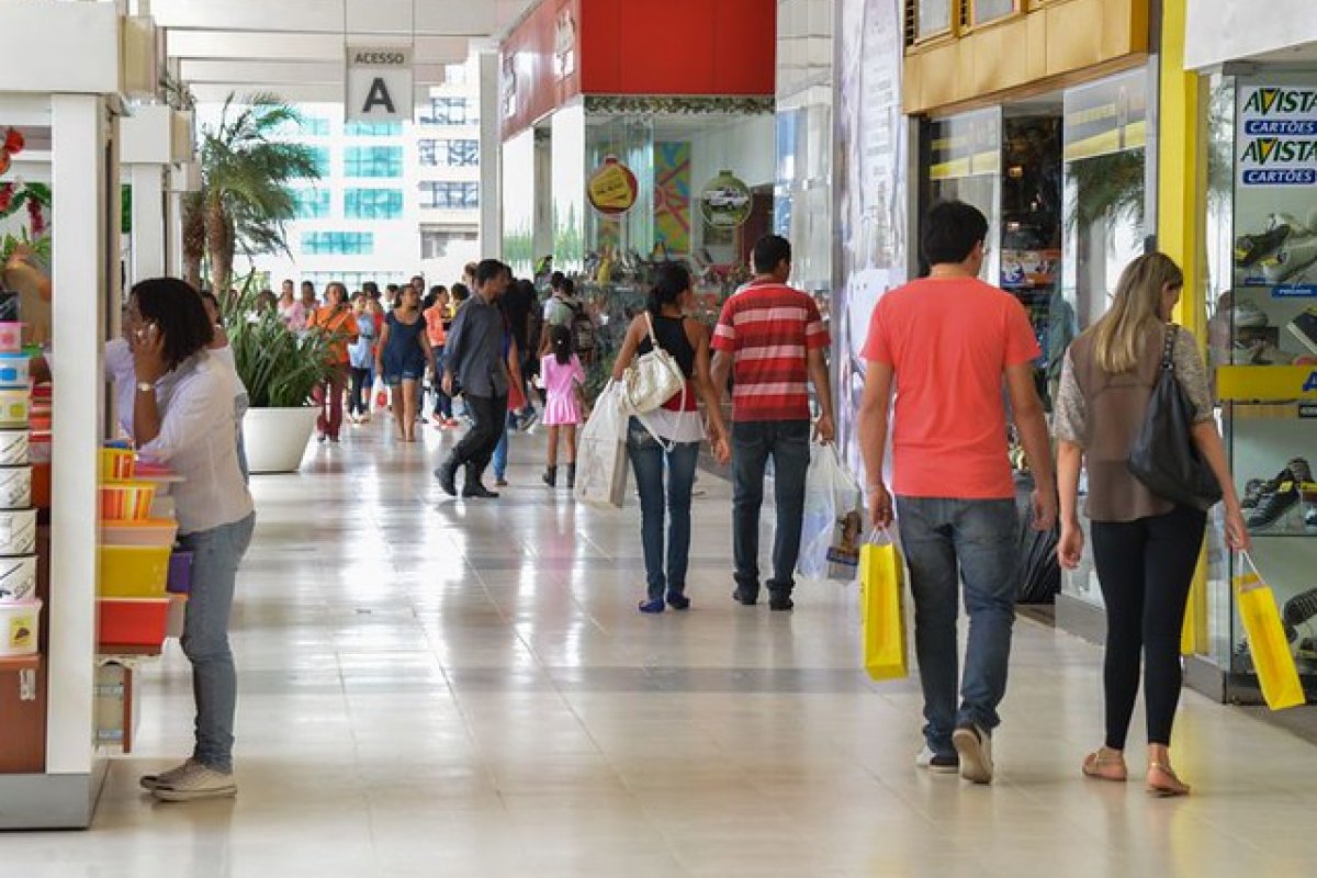 Feriado do Dia dos Comerciários é cancelado por falta de Convenção Coletiva