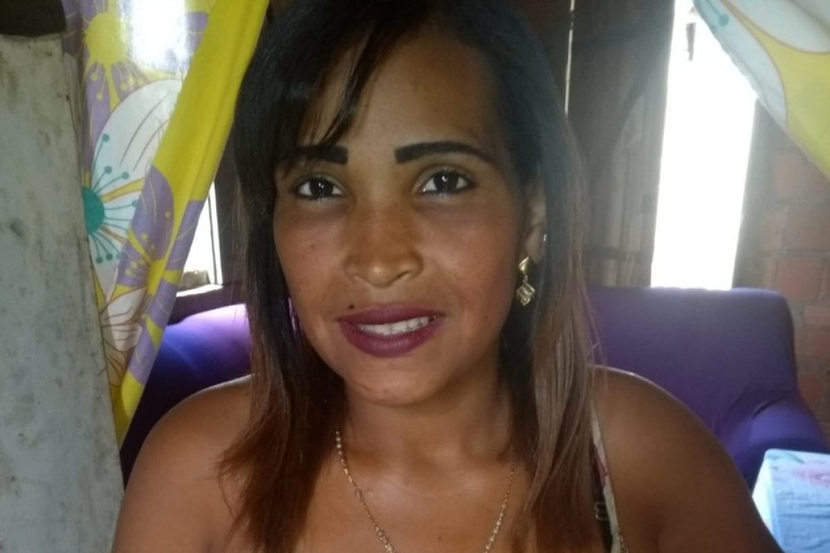 Polícia investiga desaparecimento de uma mulher após viagem para conhecer o pai 