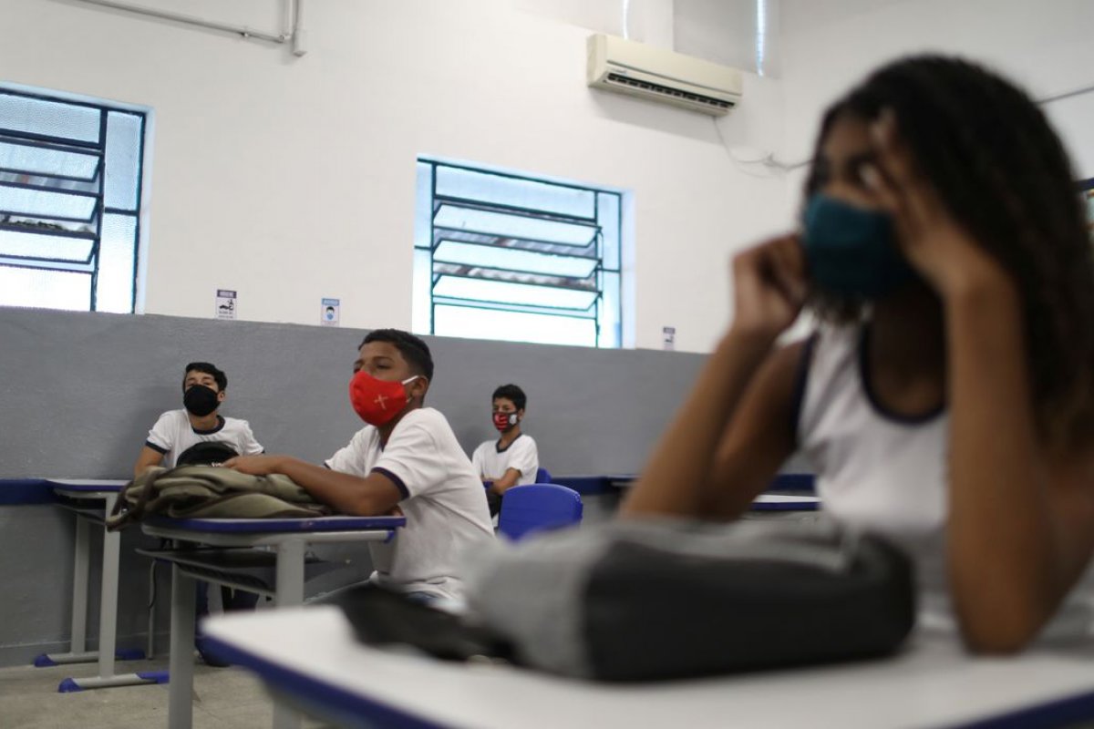 Podcast: o retorno das aulas em meio a alta de casos da Covid-19
