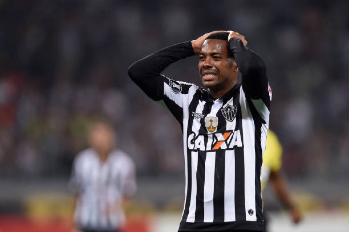 Justiça italiana inicia processo de extradição de Robinho, condenado por estupro