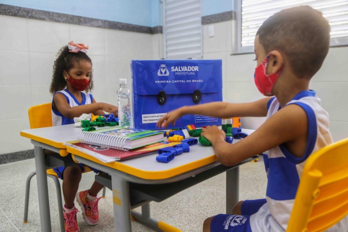 Prefeitura retira da rede municipal de ensino professores de artes e educação física 