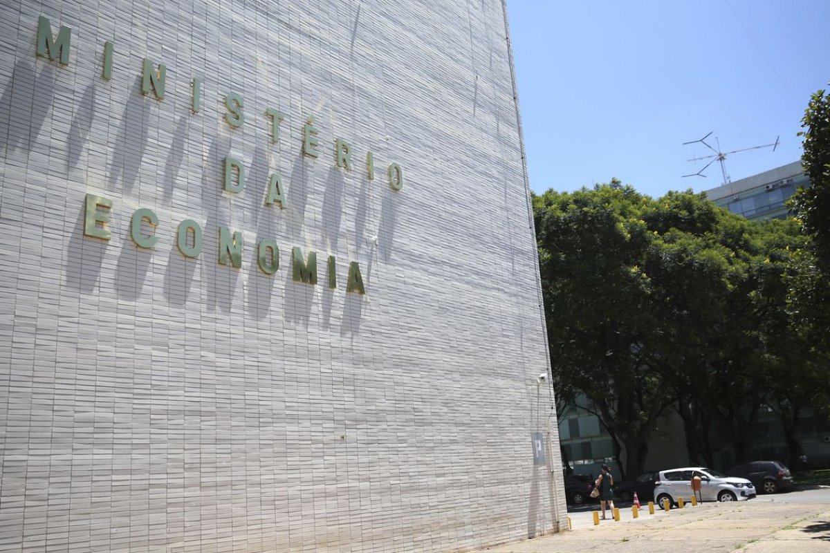 Governo libera R$ 7,12 bilhões aos ministérios
