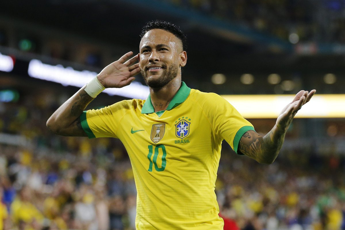 Justiça de São Paulo extingue processo de Neymar contra Zélia Duncan