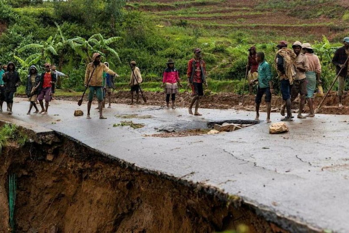 Ciclone Batsirai deixa seis mortos e 48 mil de deslocados em Madagascar 