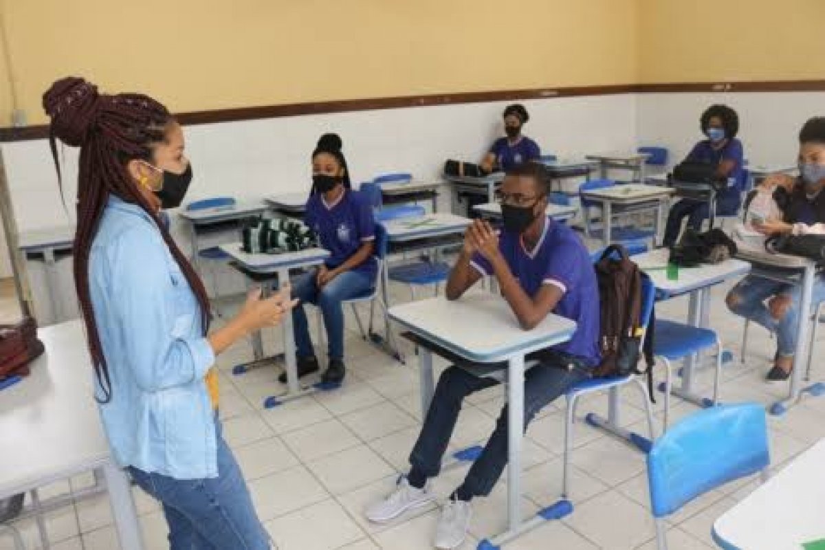 Escolas no interior da Bahia adiam retorno presencial devido ao avanço da Covid-19