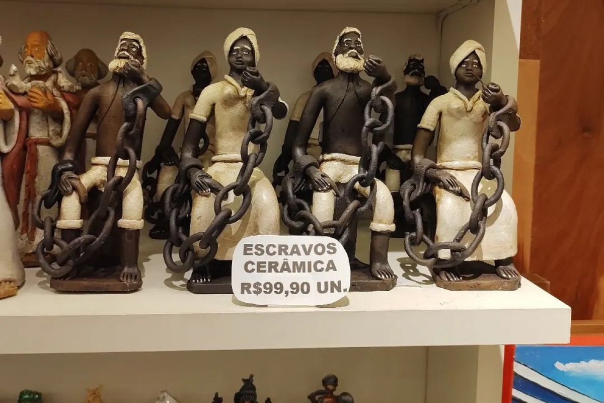 Historiador se indigna após encontrar cerâmicas de negros escravizados em loja no Aeroporto de Salvador